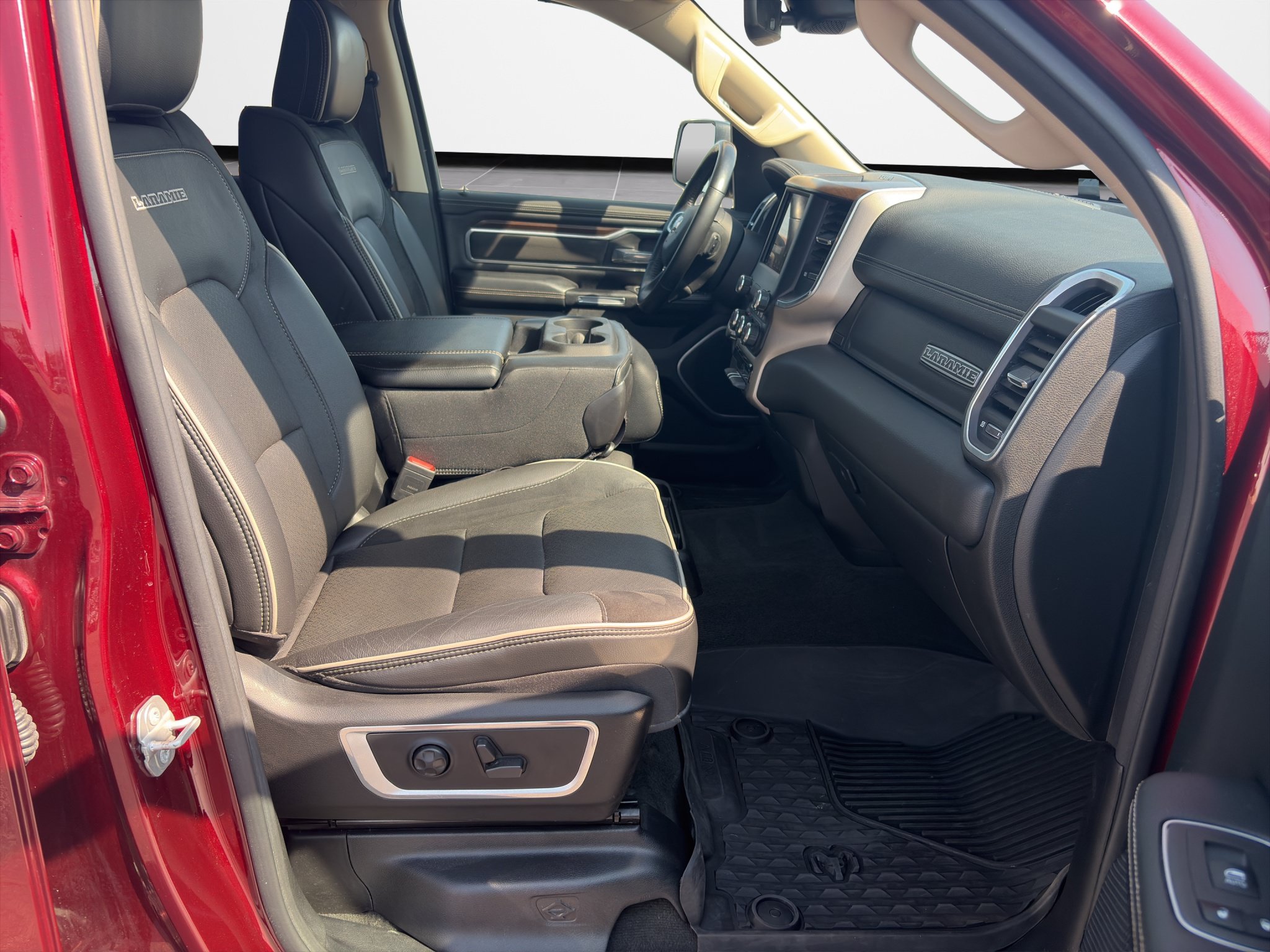 Used 2021 RAM 1500 Laramie AWD/4WD image 24