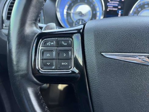 Used 2014 Chrysler 300 S RWD image 39