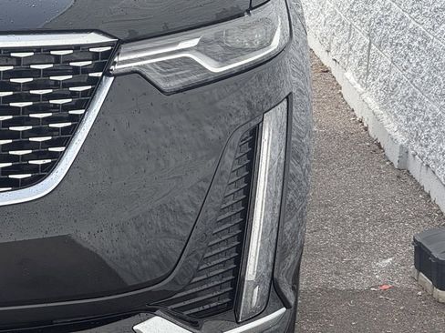 Used 2025 Cadillac XT6 Premium Luxury image 5
