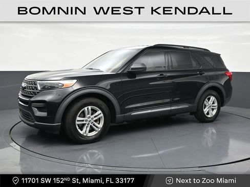 Used 2021 Ford Explorer XLT RWD image 1
