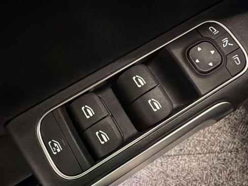 Certified 2024 Mercedes-Benz GLB 250 image 13