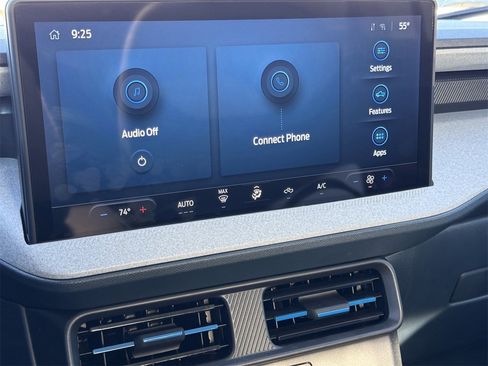 Certified 2025 Ford Maverick XLT image 16