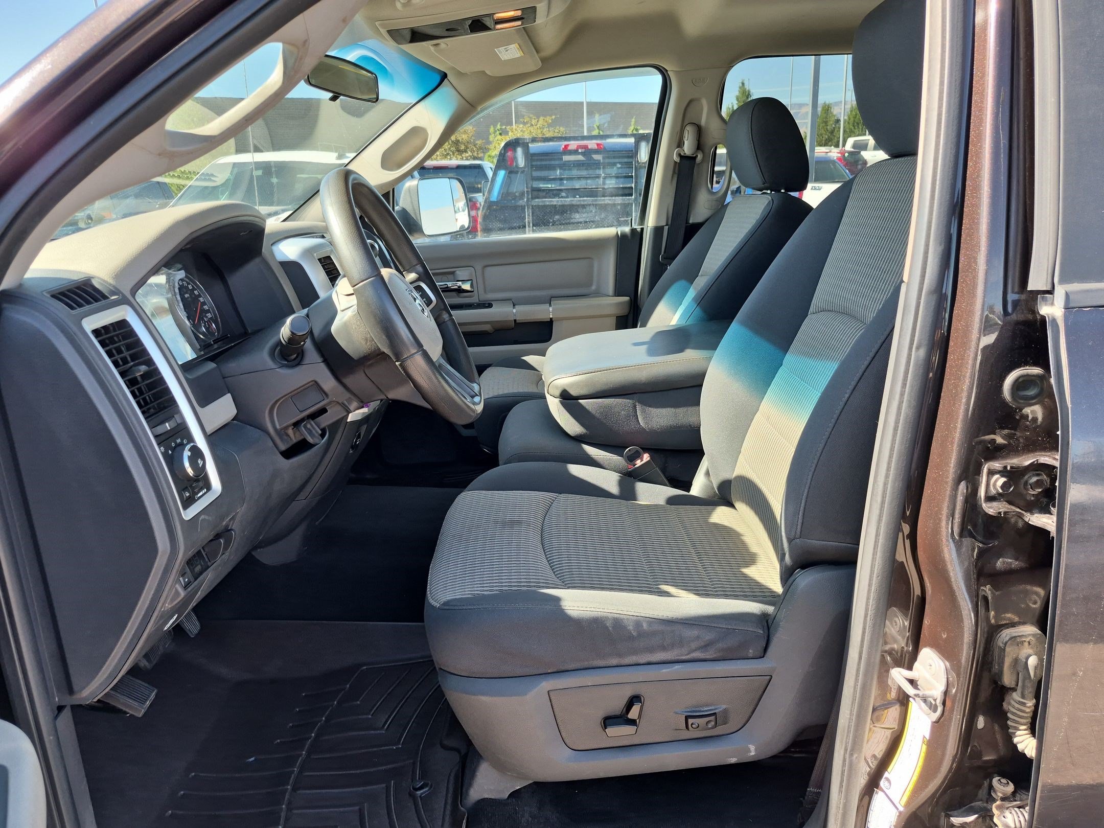 Used 2010 Dodge Ram 3500 Truck SLT AWD/4WD image 15