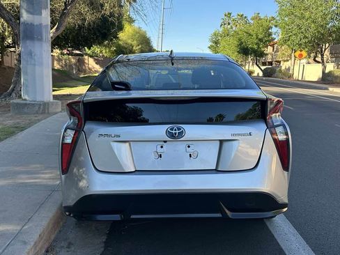 Used 2016 Toyota Prius Three Touring image 7