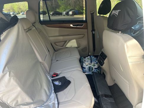 Used 2025 Volkswagen Atlas SE image 10