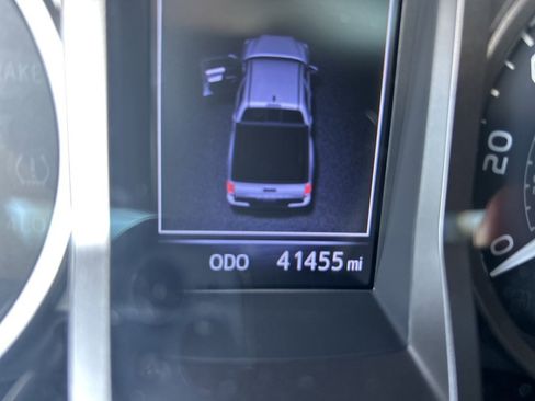 Used 2017 Toyota Tacoma Limited w/ Tow Package image 9