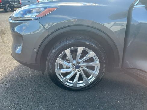 Used 2021 Ford Escape Titanium w/ Titanium Elite Package AWD/4WD image 25