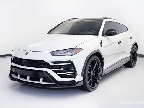 Used 2020 Lamborghini Urus image 2