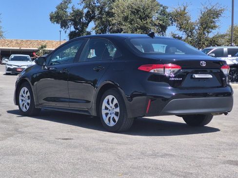 Certified 2025 Toyota Corolla LE FWD image 3