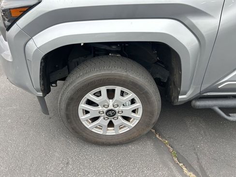 Used 2024 Toyota Tacoma SR5 w/ SR5 Upgrade Package image 18