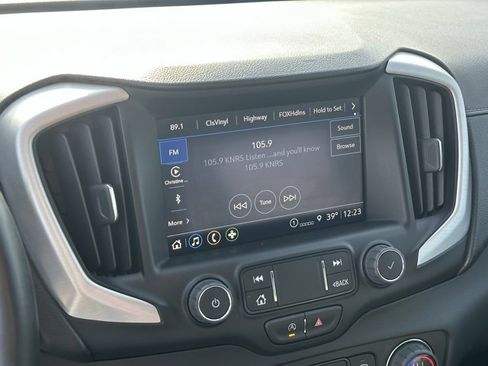 Certified 2024 GMC Terrain SLT image 9