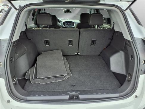 Used 2024 GMC Terrain SLE image 24