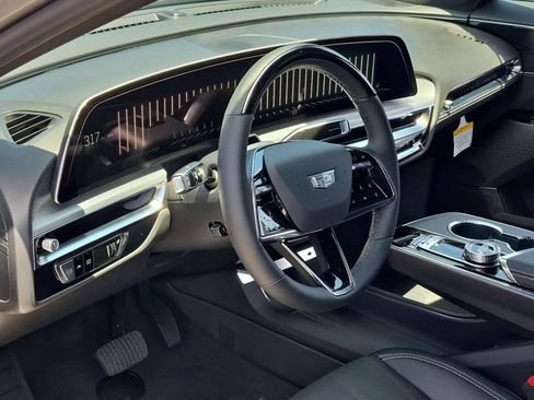 New 2026 Cadillac Lyriq Luxury AWD/4WD image 9