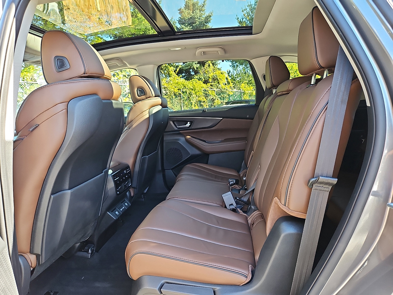 Used 2024 Acura MDX w/ Advance Package AWD/4WD image 12