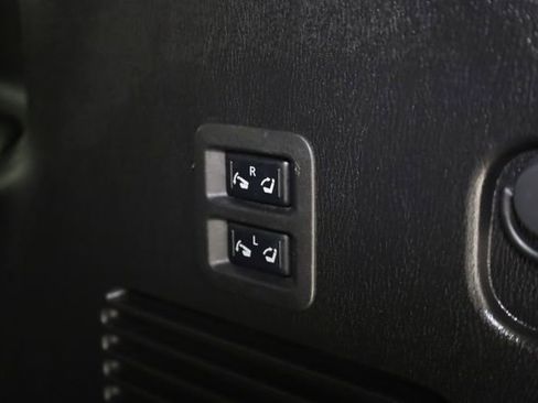 Used 2021 Nissan Armada Platinum w/ Captain's Chairs Package image 39