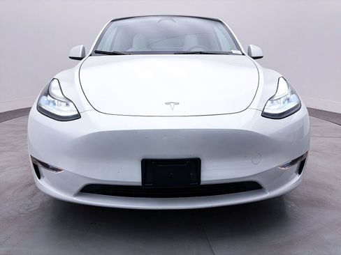 Used 2023 Tesla Model Y Performance image 11