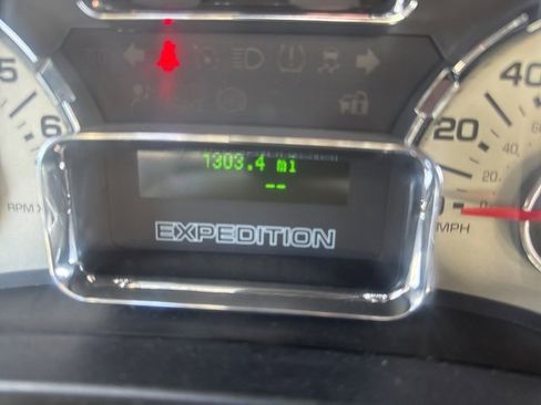 Used 2010 Ford Expedition EL XLT image 23