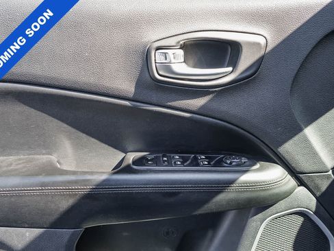 Used 2019 Jeep Compass Latitude FWD image 24