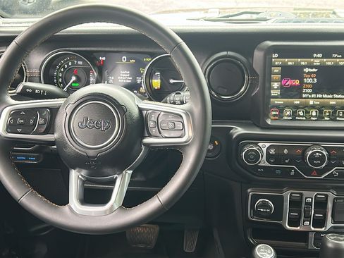 Certified 2023 Jeep Wrangler Unlimited Sahara AWD/4WD image 13