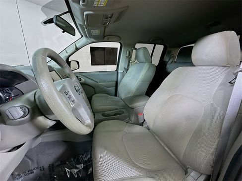 Used 2019 Nissan Frontier SV image 14