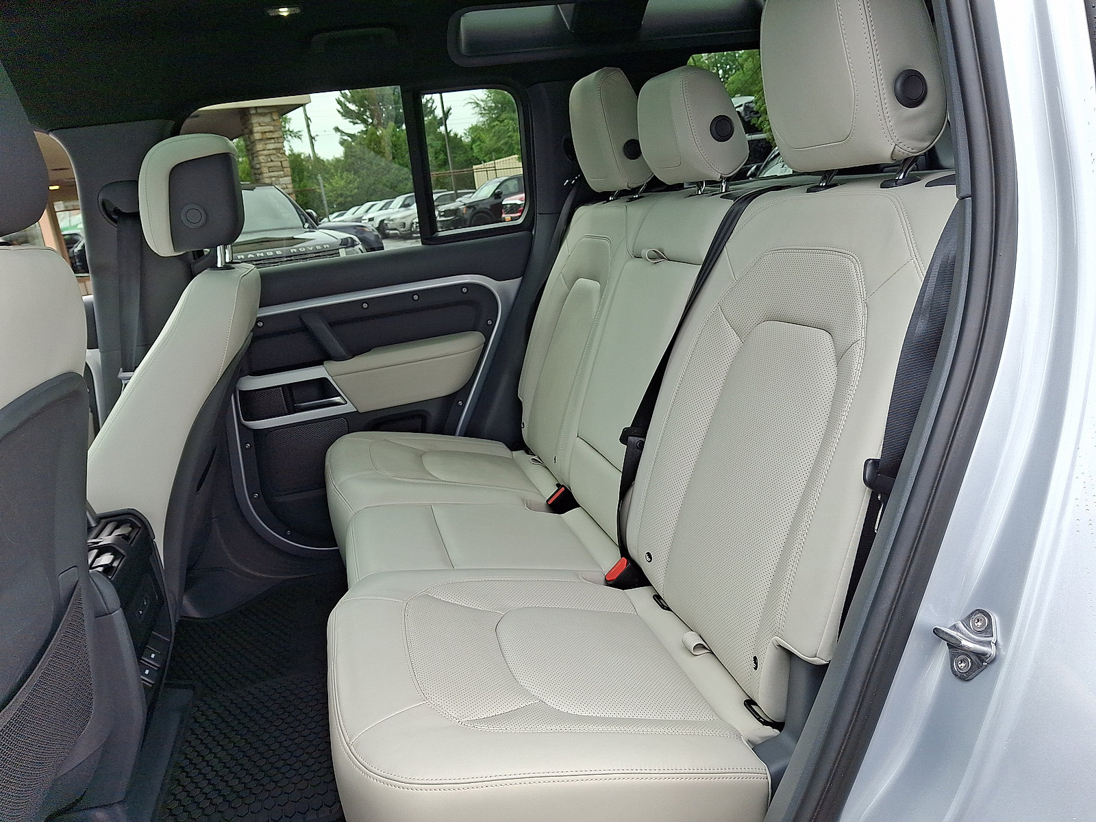 Certified 2023 Land Rover Defender 110 S AWD/4WD image 20