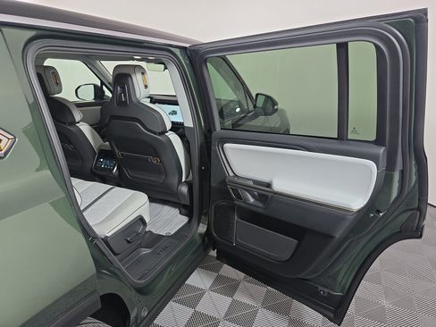 Used 2024 Rivian R1S Launch Edition AWD/4WD image 19