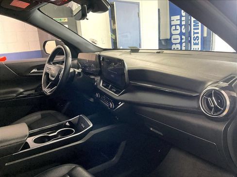 Used 2025 Chevrolet Equinox LT w/ Convenience Package II AWD/4WD image 14