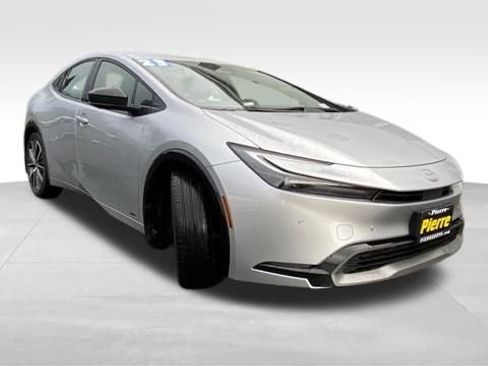 Used 2023 Toyota Prius LE image 6