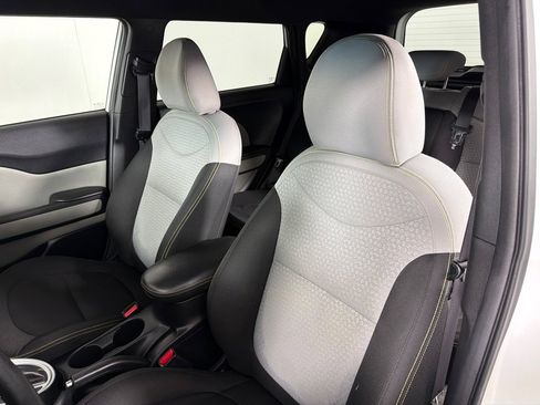 Used 2014 Kia Soul + FWD image 13