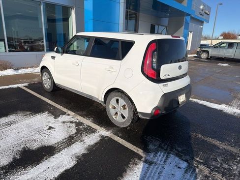 Used 2016 Kia Soul image 2