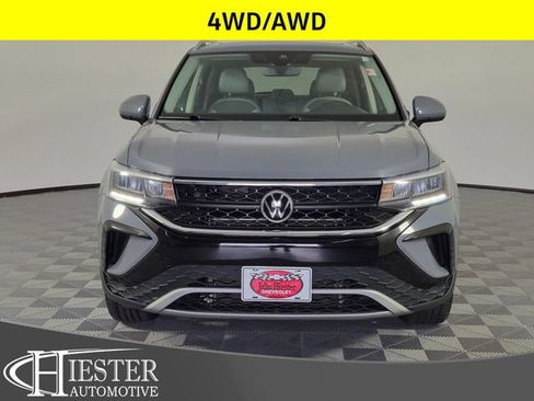 Used 2022 Volkswagen Taos SE AWD/4WD image 3