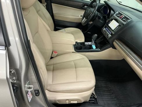 Used 2017 Subaru Outback 2.5i Limited AWD/4WD image 22
