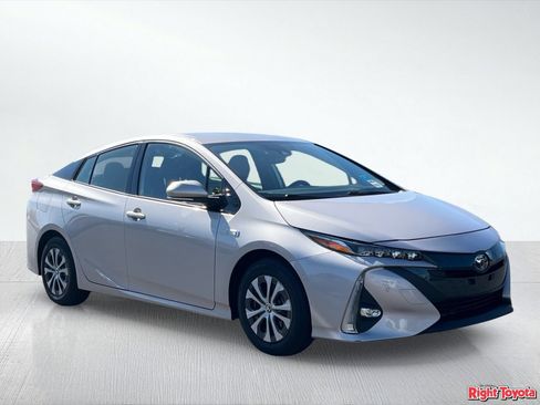 Certified 2020 Toyota Prius Prime Limited w/ Carpet Mat Package FWD image 9