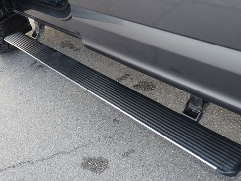 Used 2022 Ford F250 Platinum w/ FX4 Off-Road Package image 9