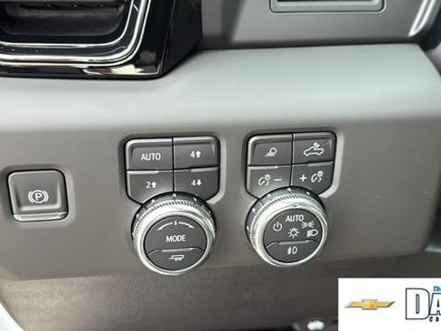 Used 2025 GMC Sierra 1500 AT4 AWD/4WD image 16