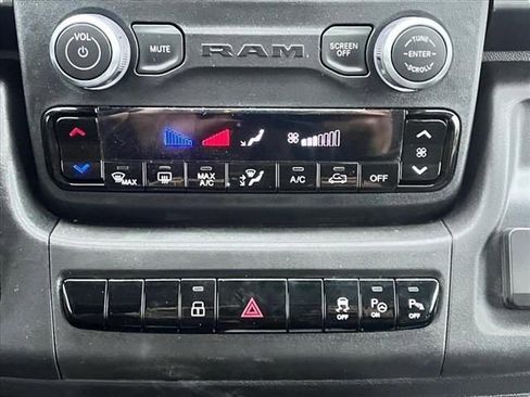 New 2025 RAM ProMaster 3500 w/ Quick Order Package 22G SLT image 15
