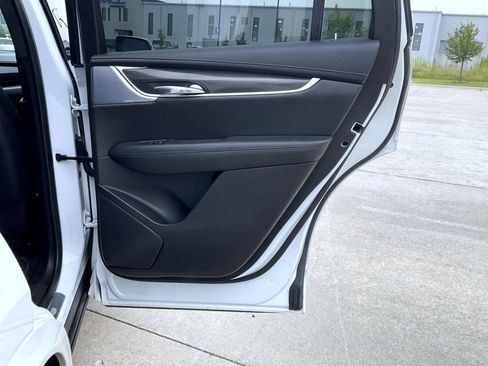 Used 2022 Cadillac XT6 Sport w/ Technology Package AWD/4WD image 23