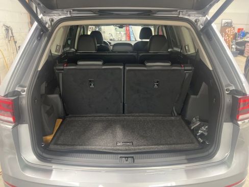 Used 2024 Volkswagen Atlas SEL Premium R-Line image 11