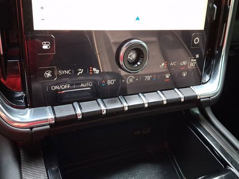 Used 2025 GMC Yukon XL Elevation image 18