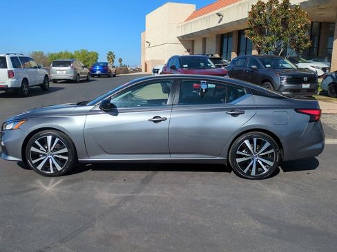 Certified 2022 Nissan Altima 2.5 SR image 9