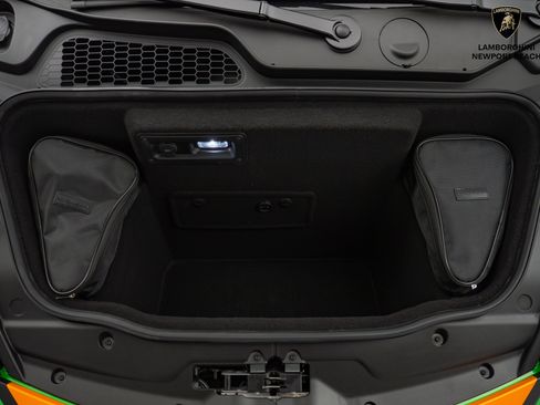 Used 2020 Lamborghini Huracan EVO image 13