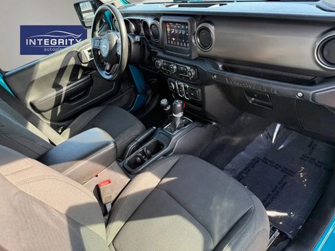 Used 2019 Jeep Wrangler Unlimited Sport S AWD/4WD image 23