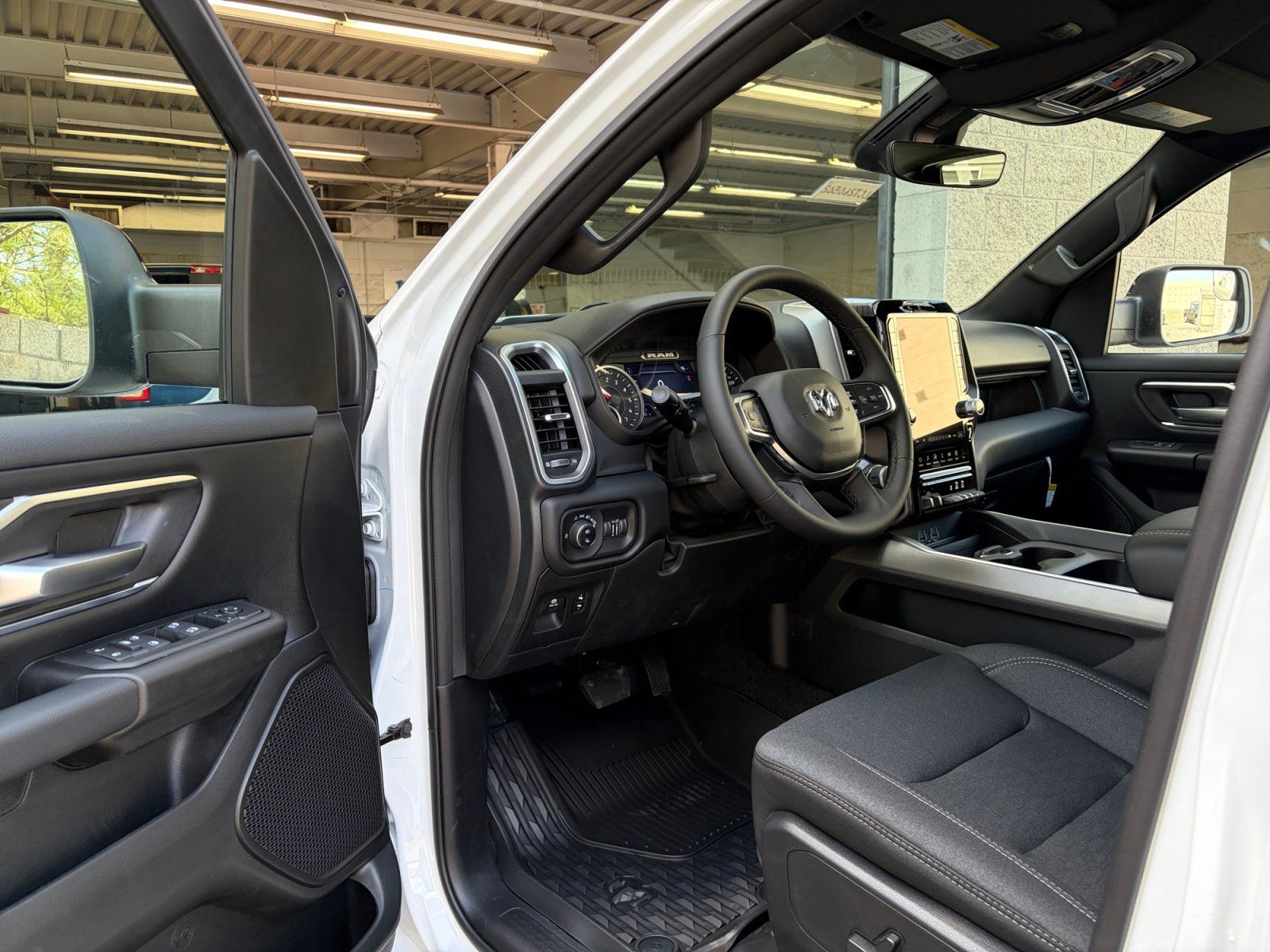 New 2026 RAM 1500 Big Horn AWD/4WD image 10