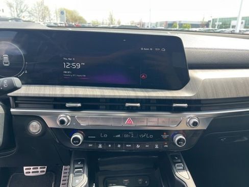 Used 2024 Kia Telluride SX image 16