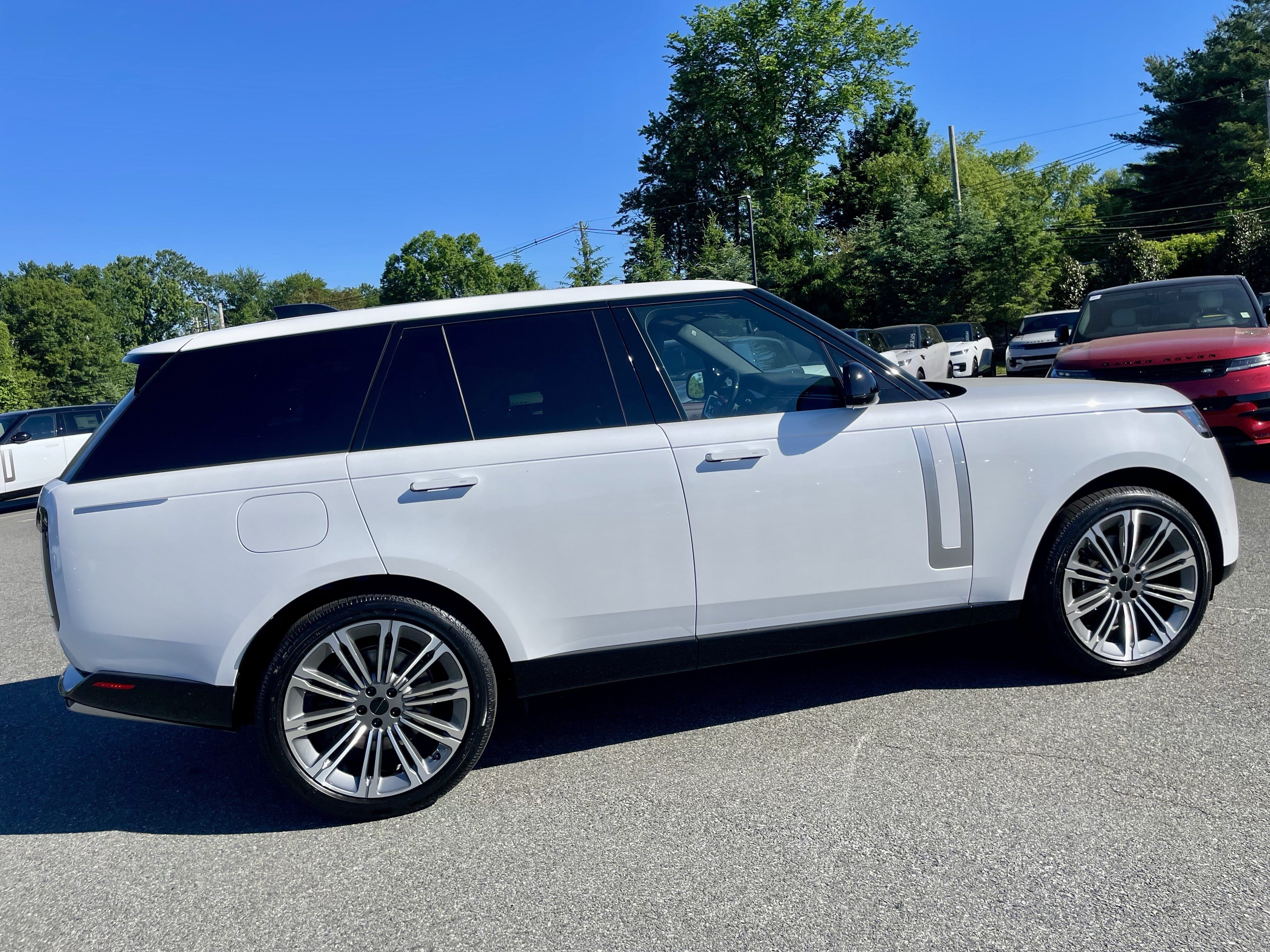 New 2026 Land Rover Range Rover Autobiography AWD/4WD image 7