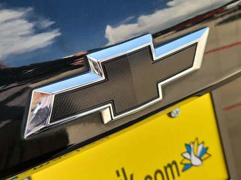 Used 2023 Chevrolet Equinox RS w/ LPO, Floor Liner Package FWD image 29