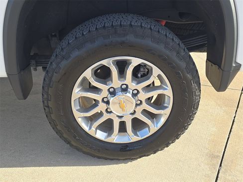 Used 2025 Chevrolet Silverado 2500 LTZ w/ LTZ Premium Package image 33