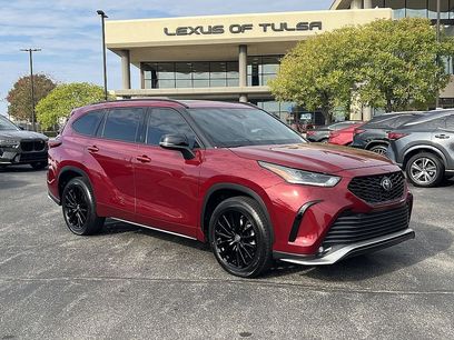Used 2023 Toyota Highlander XSE