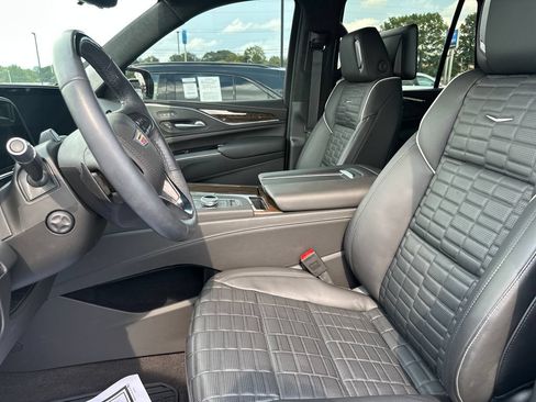 Used 2024 Cadillac Escalade Sport Platinum AWD/4WD image 13