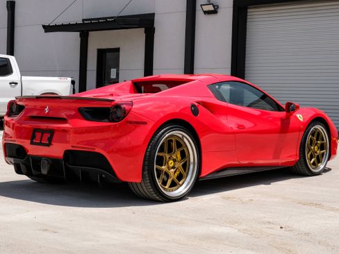 Used 2017 Ferrari 488 Spider RWD image 9